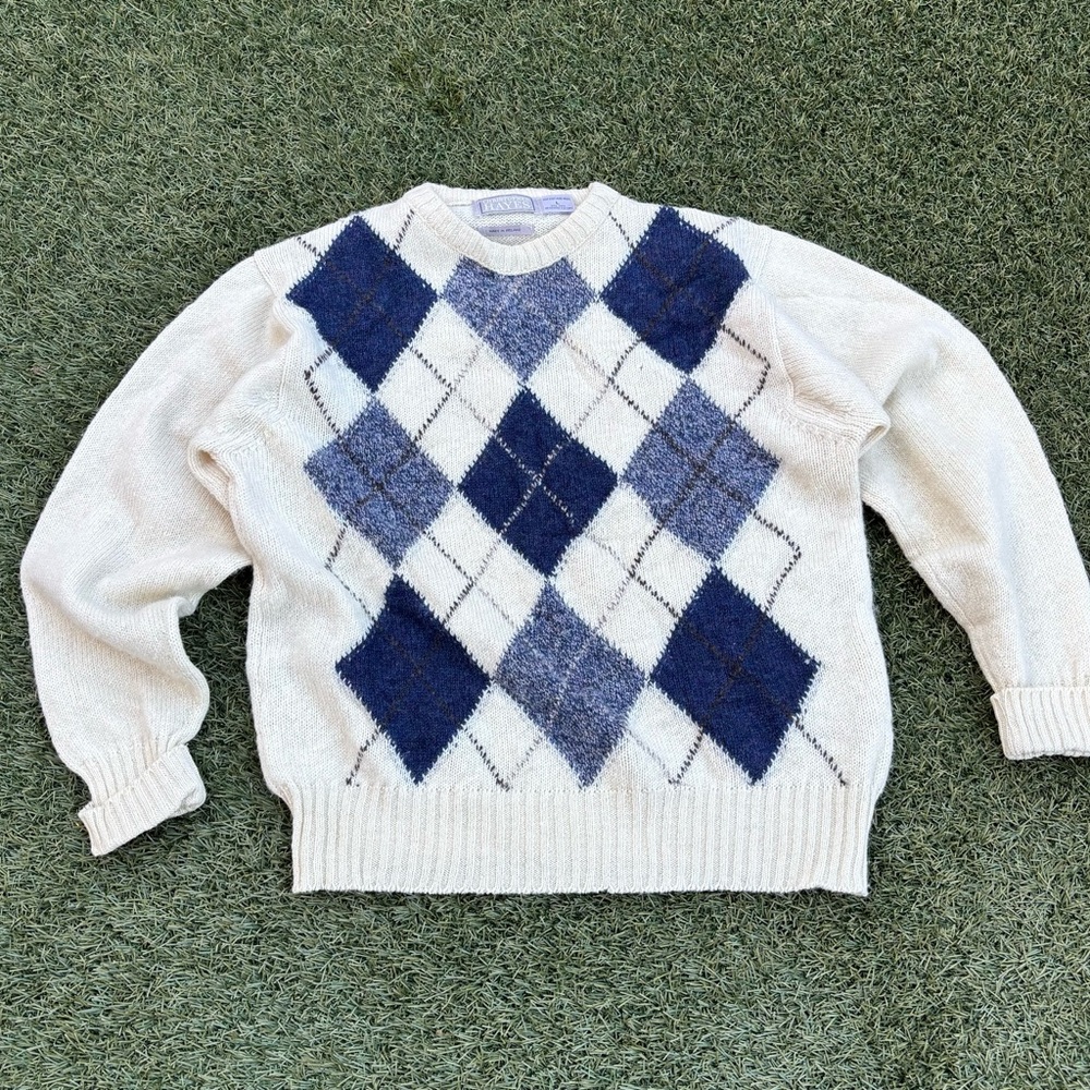 Classic Argyle Crewneck Sweater - Navy and White